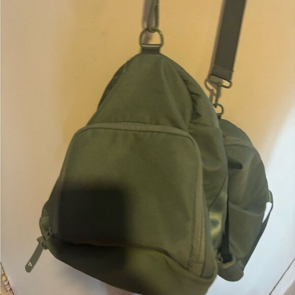 Gymshark GYM BAG travel luggage overnight backpack accessory logo shoulder bag - Picture 9 of 14